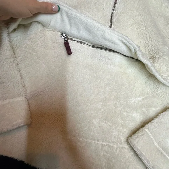 L.L. Bean Cream Sherpa Sweater for Cozy Comfort - Picture 6 of 6